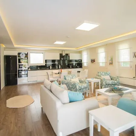 Crescent Twins- Blue Villa *