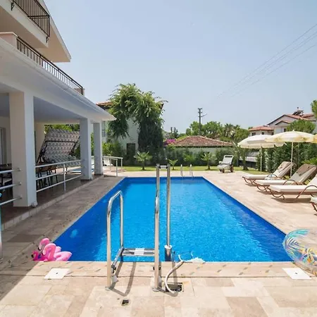 빌라 Crescent Twins- Blue 달리안